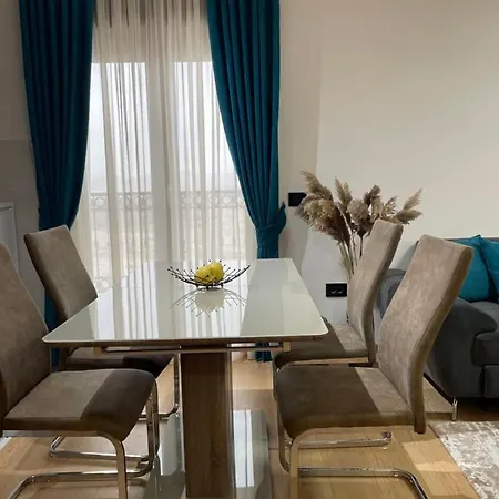 Sweet Apartment *